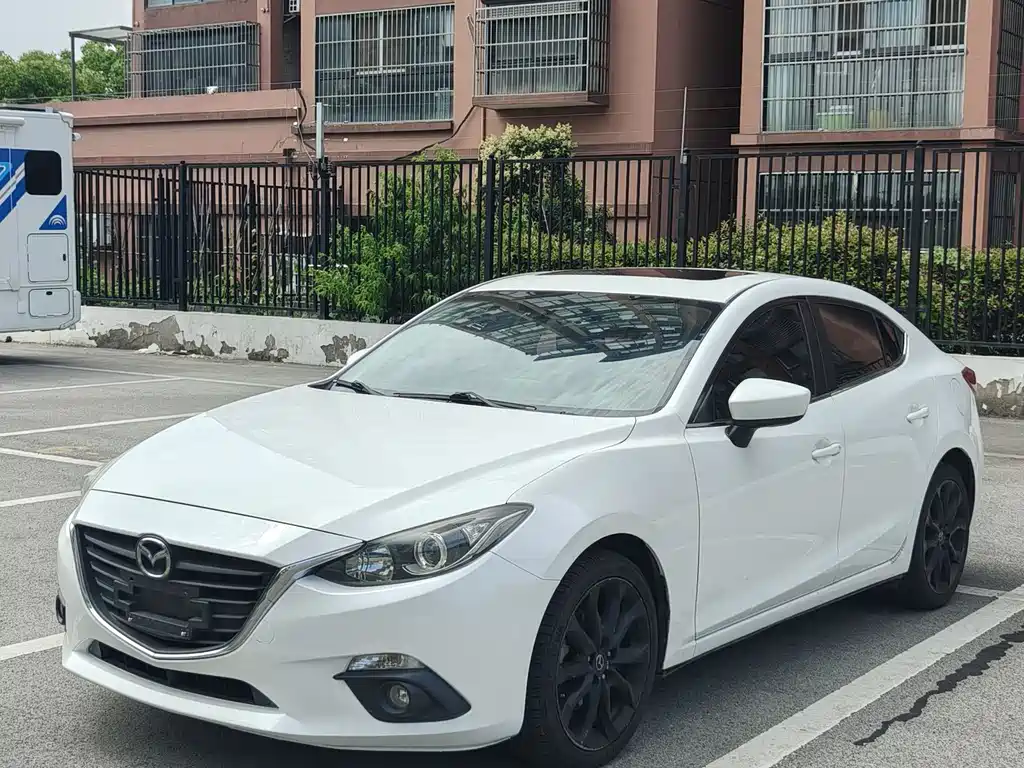Mazda 3 Axela 2015