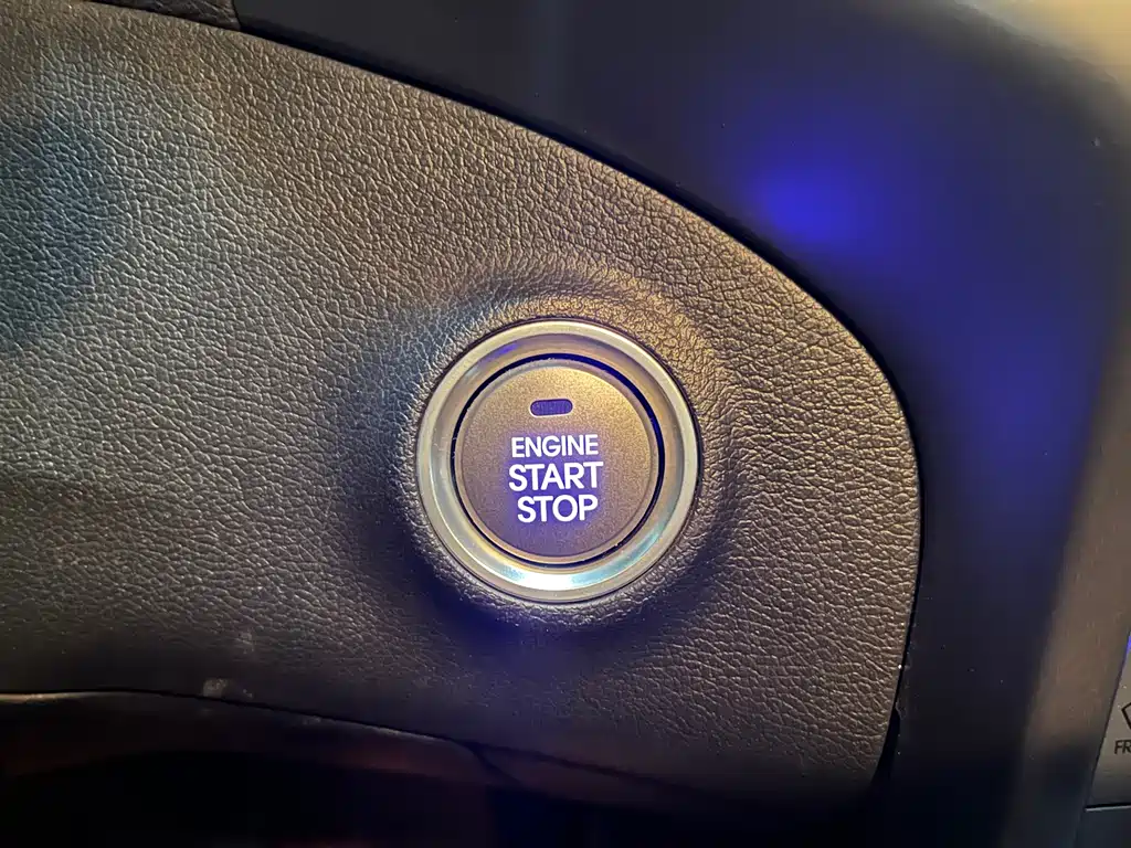 Hyundai Elantra 2016 1.6L AT Luxury
