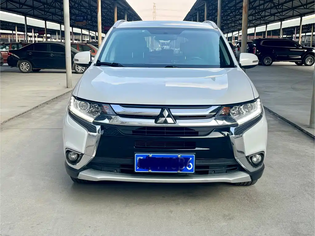 MITSUBISHI OUTLANDER