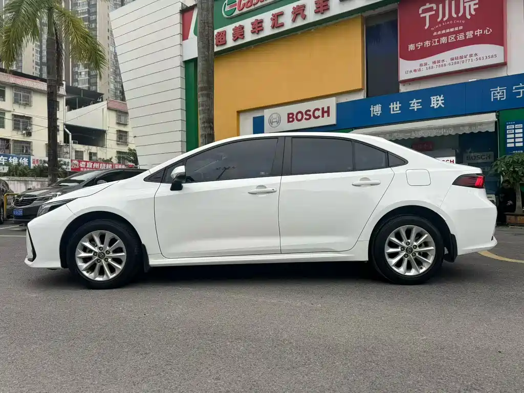 TOYOTA COROLLA