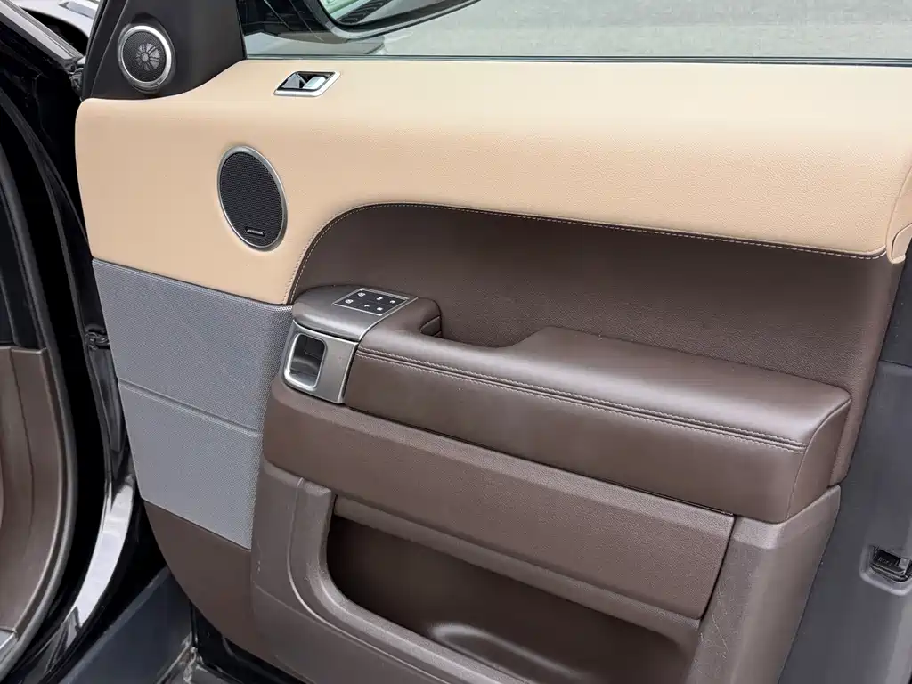 Land Rover Sport PHEV — миниатюра 12
