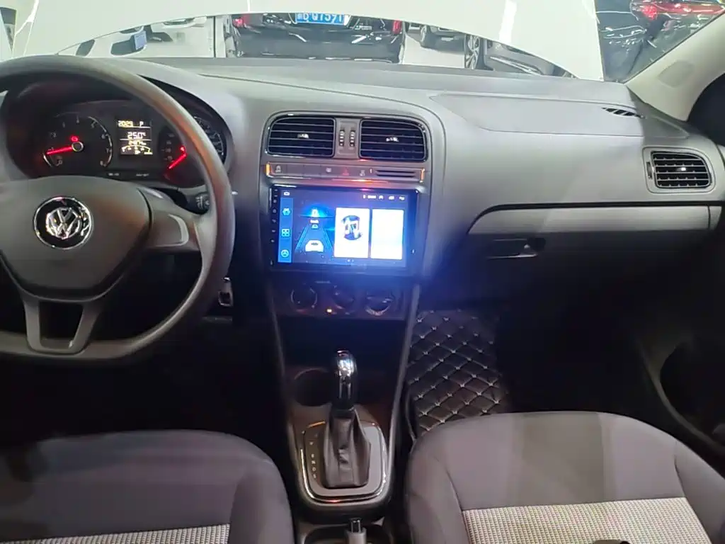 Volkswagen Polo — миниатюра 13