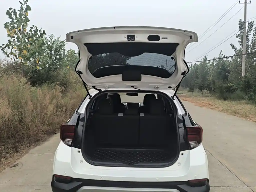 Toyota Yaris L — миниатюра 19