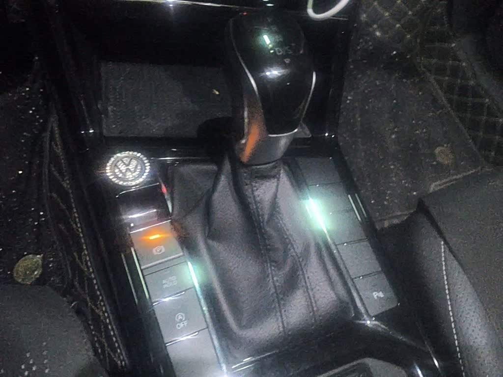 Volkswagen Passat 1.4 л 2024 г. Чёрный, пробег 20400 км