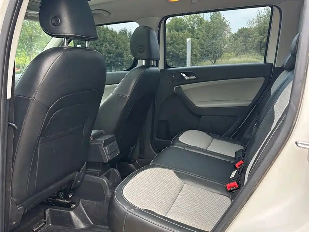 Skoda Yeti — миниатюра 7
