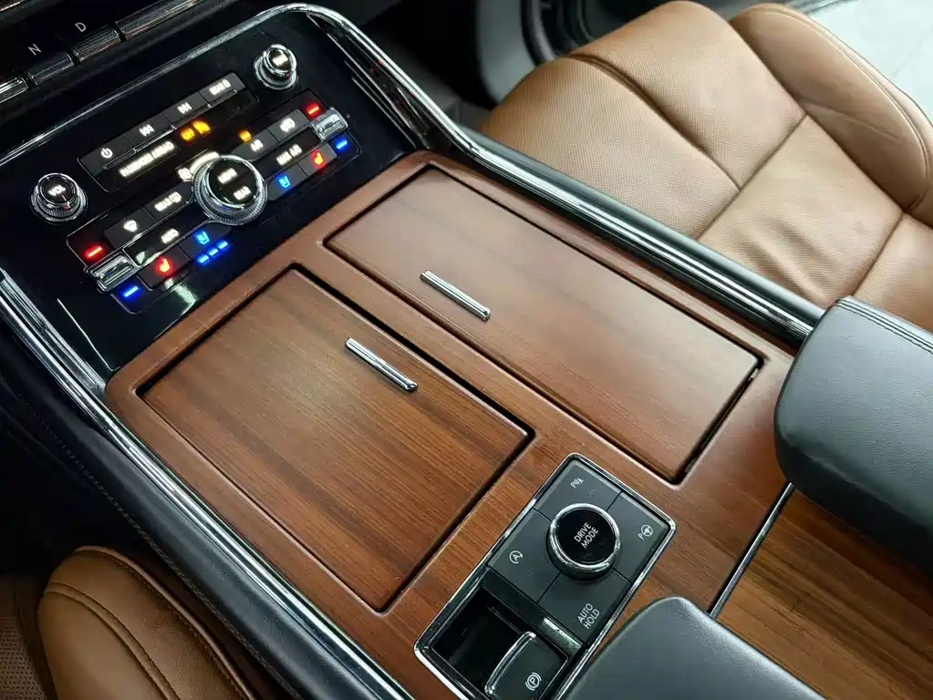 Lincoln Navigator — миниатюра 8