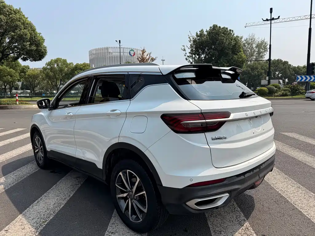 Geely Binyue — миниатюра 7