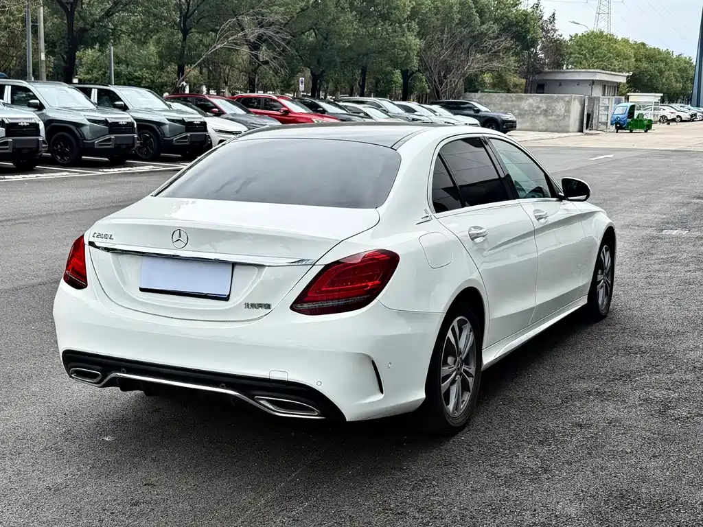 Mercedes-Benz C-Class - фото 14