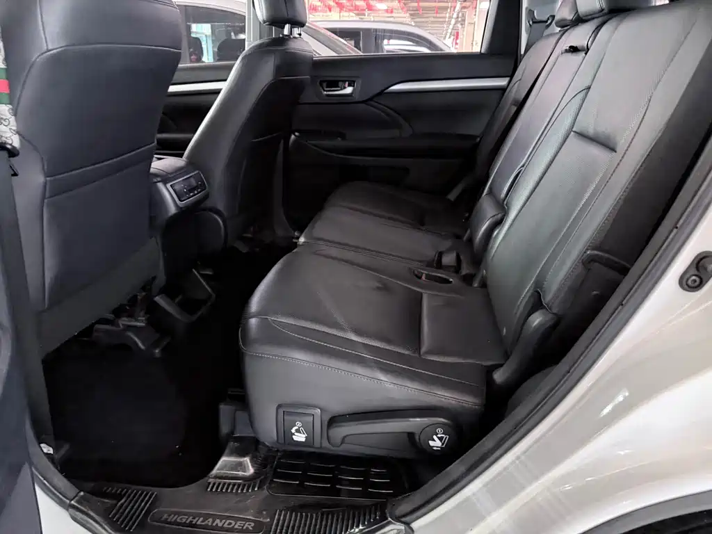 Toyota Highlander — миниатюра 10