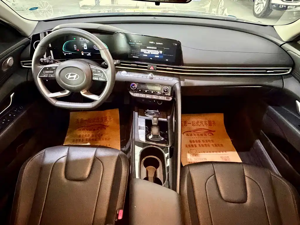 Hyundai Elantra — миниатюра 6