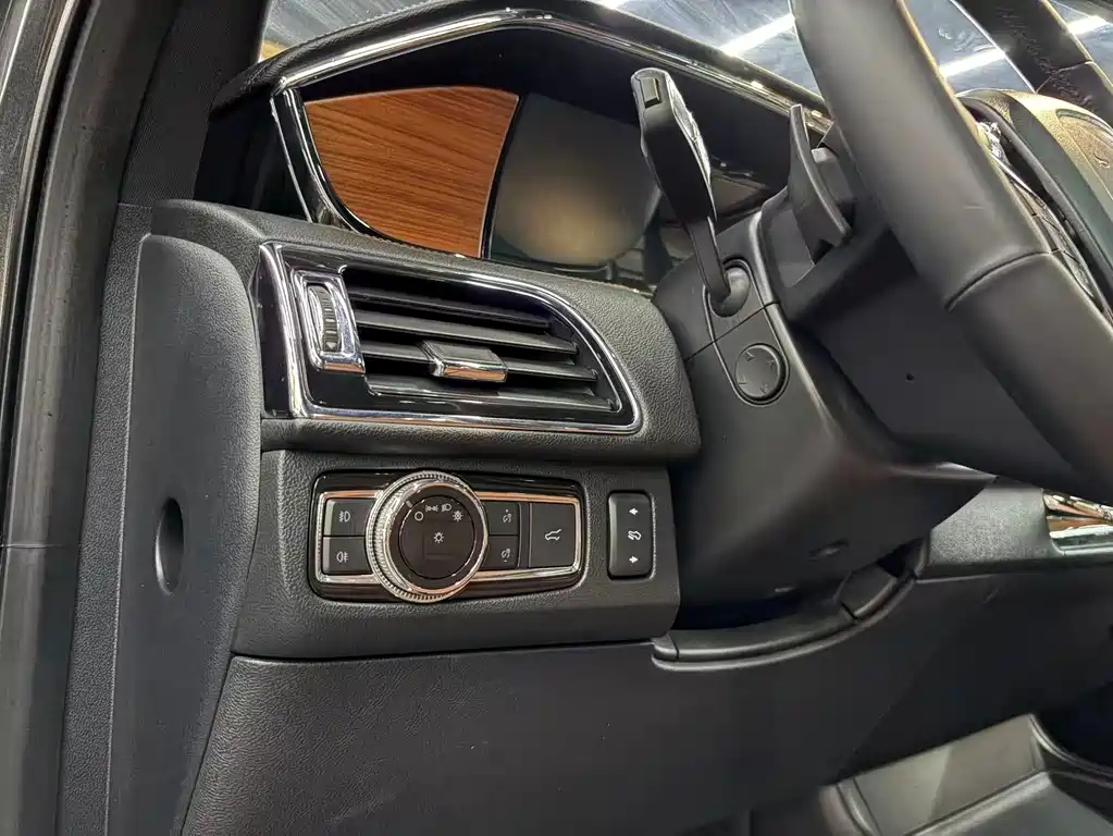 Lincoln Navigator — миниатюра 6