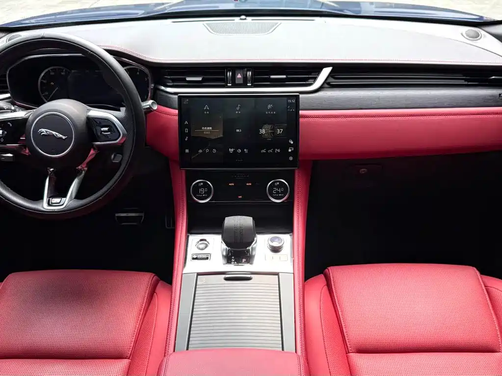 Jaguar F-Pace 2022 P250 R-Dynamic BLACK