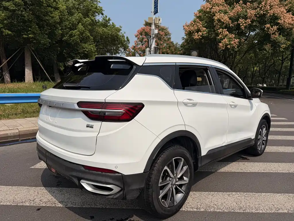 Geely Binyue — миниатюра 4