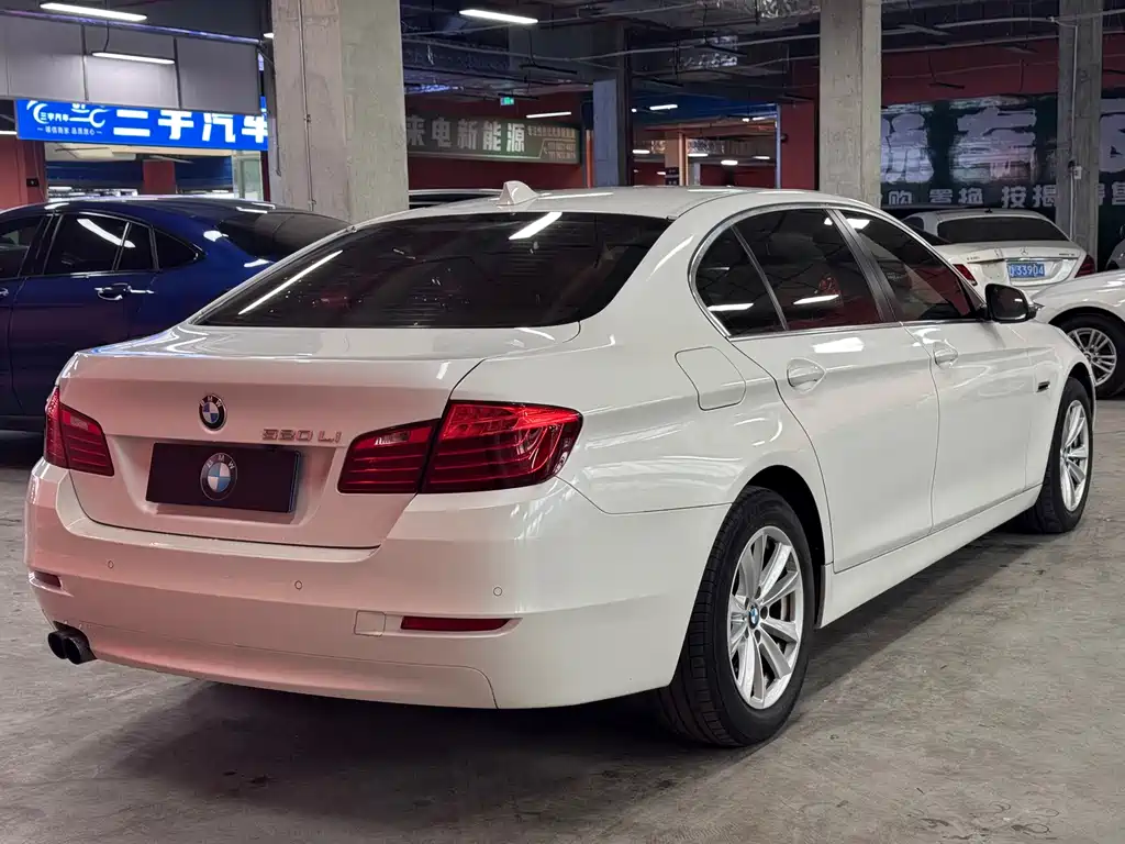 BMW 5 Series — миниатюра 6