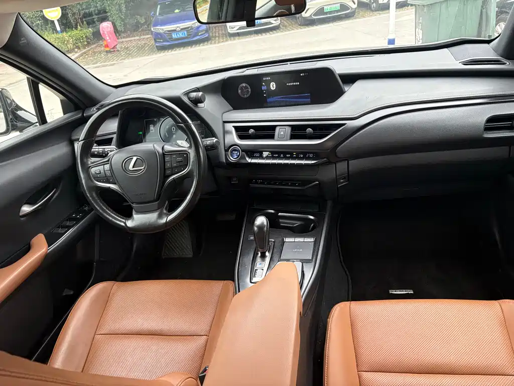 Lexus UX New Energy — миниатюра 11