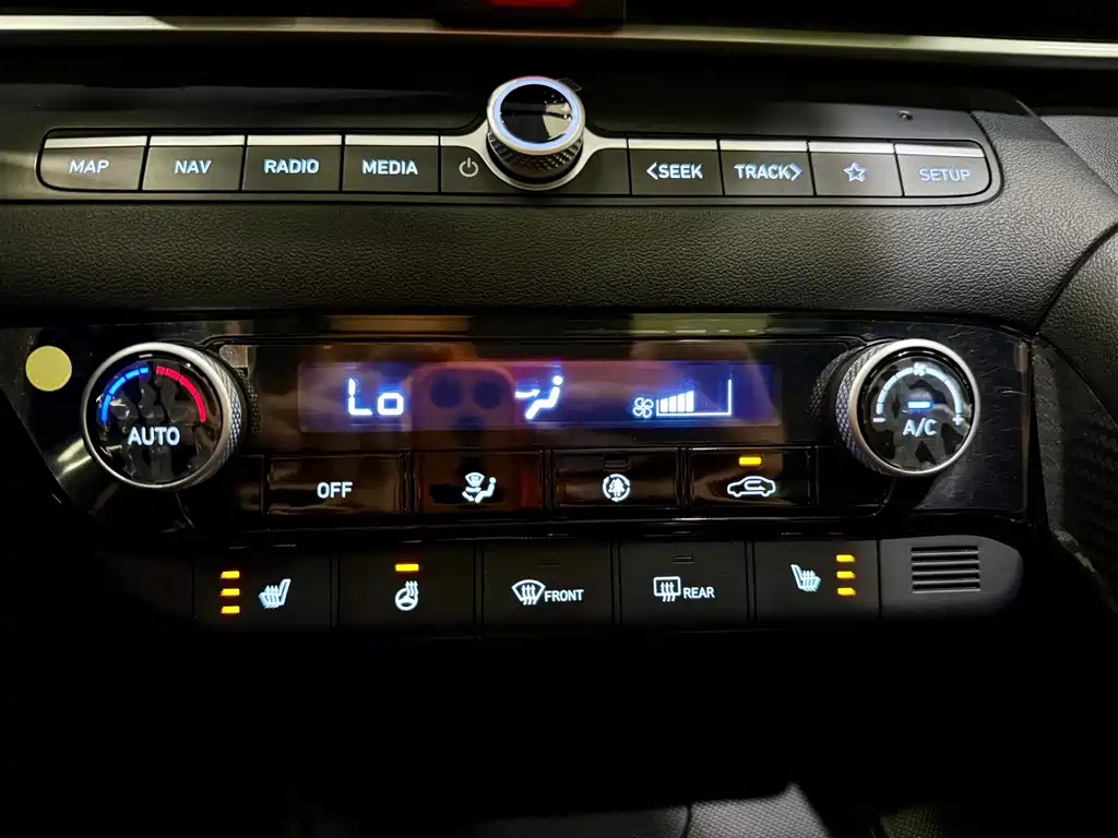 Hyundai Elantra — миниатюра 8