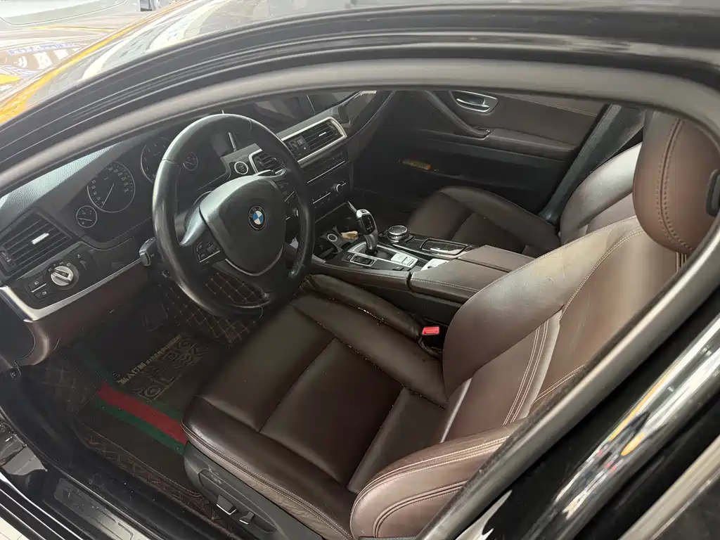 BMW 5 Series — миниатюра 4
