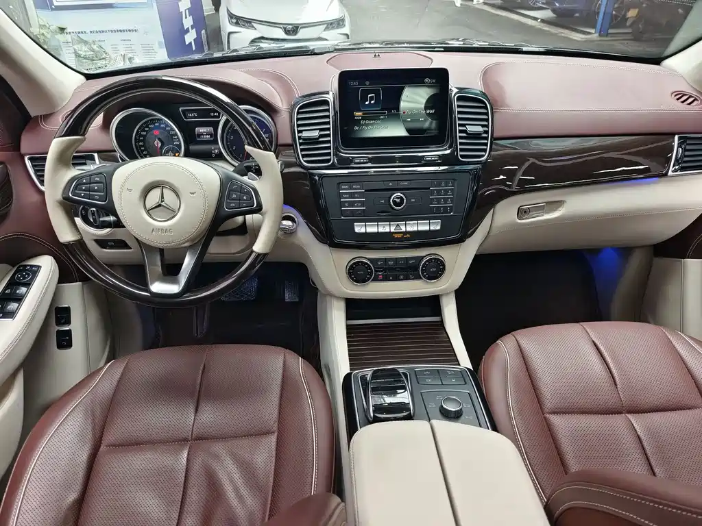 Mercedes-Benz GLS — миниатюра 9
