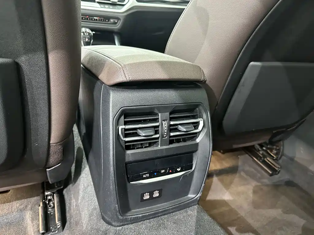 BMW 3 Series — миниатюра 17