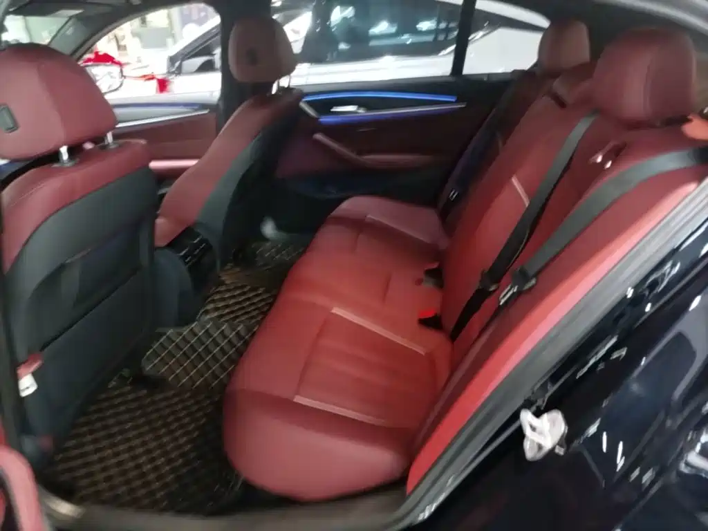 BMW 5 Series — миниатюра 17
