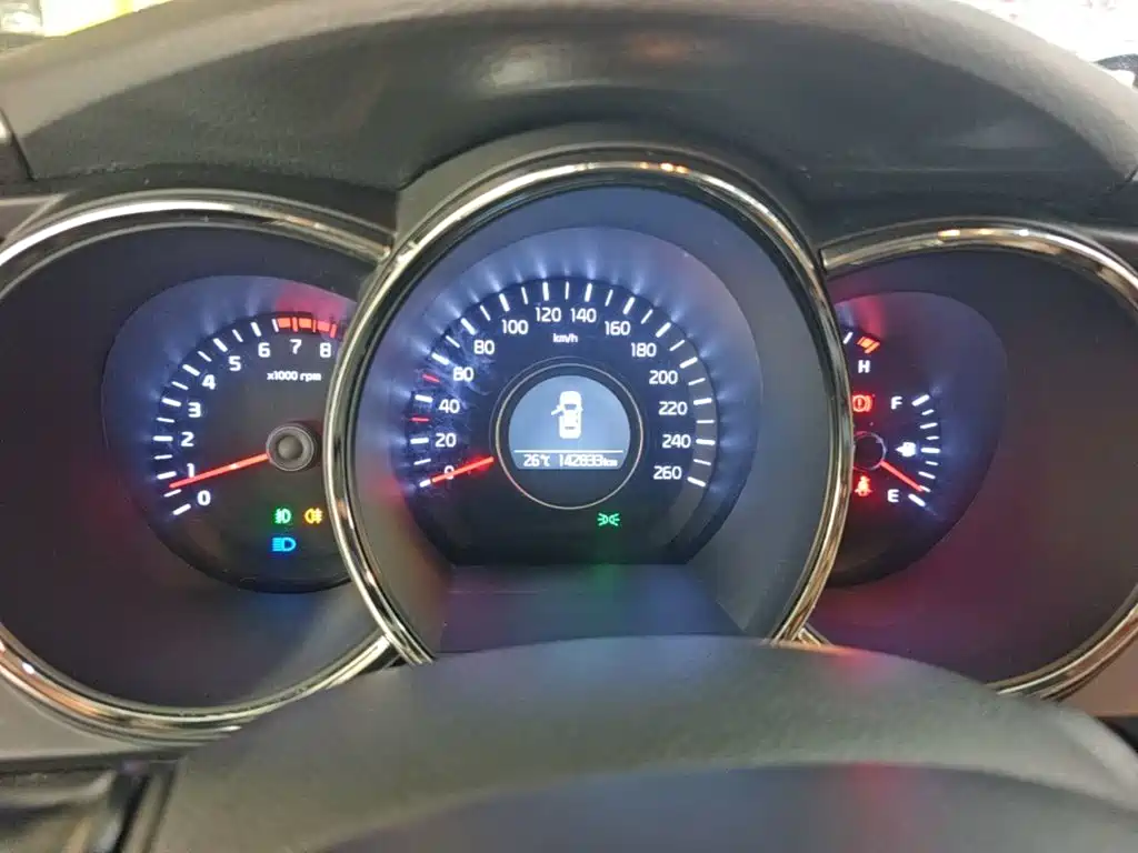 Kia K5 — миниатюра 12