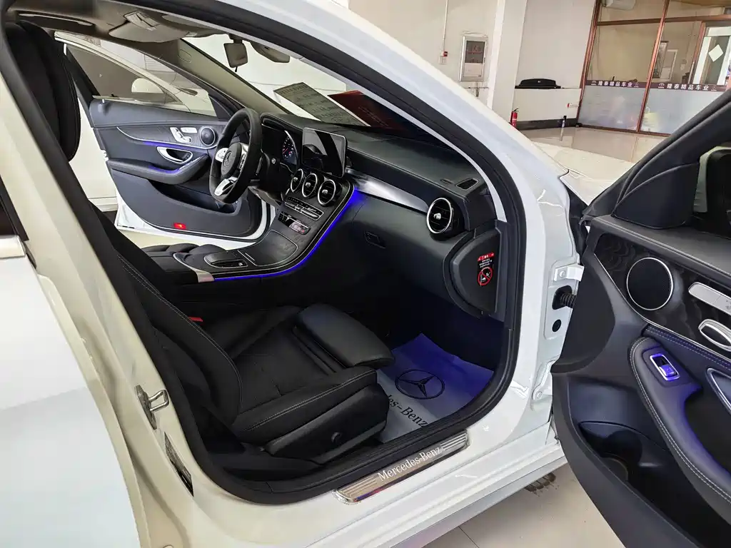 Mercedes-Benz C-Class — миниатюра 8