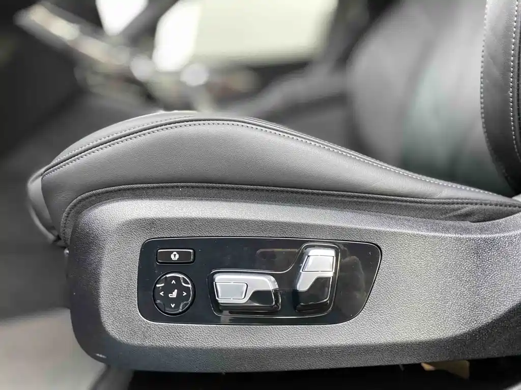 BMW XM — миниатюра 29