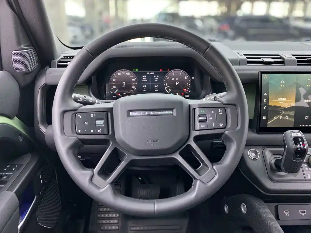 Land Rover Defender — миниатюра 17