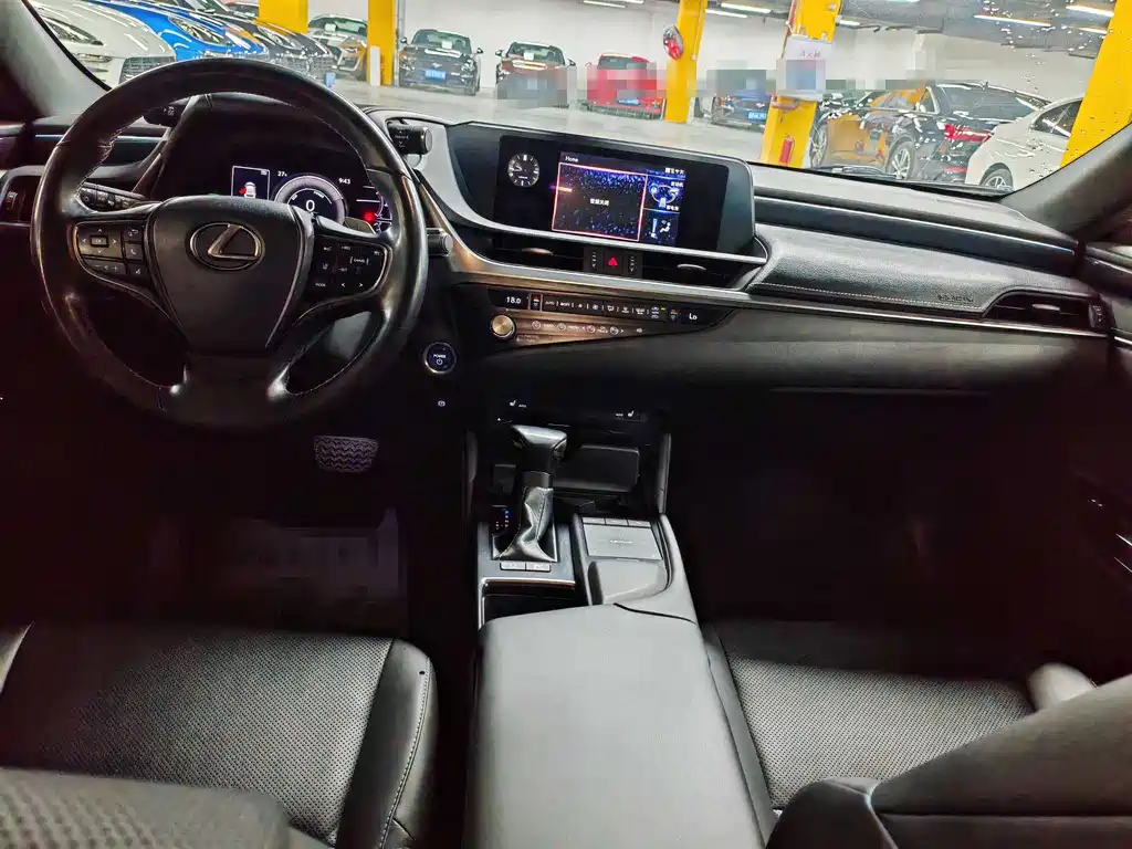 Lexus ES 2020 300h V
