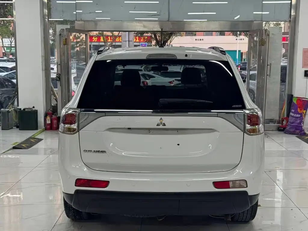 Mitsubishi Outlander (Import) — миниатюра 4