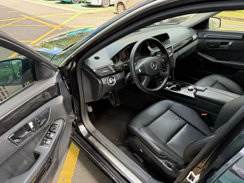 Mercedes-Benz E-Class — миниатюра 3