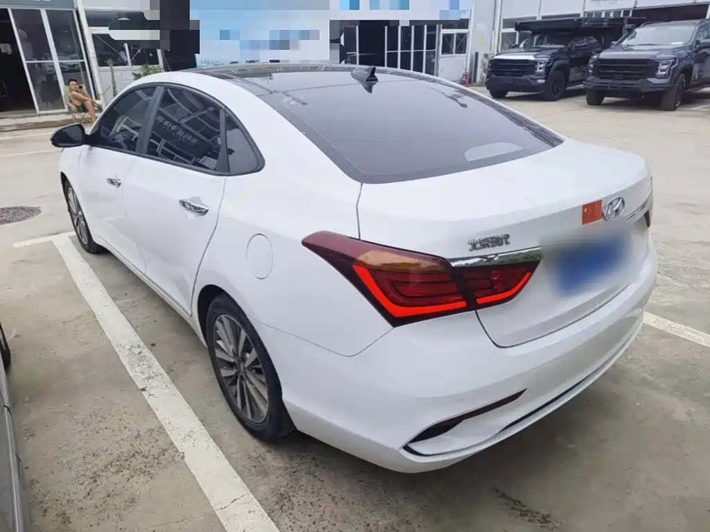 Hyundai Mistra — миниатюра 5