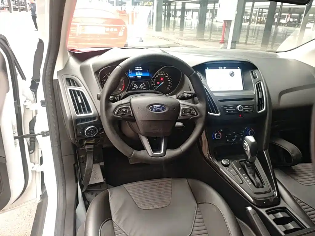 Ford Focus — миниатюра 11