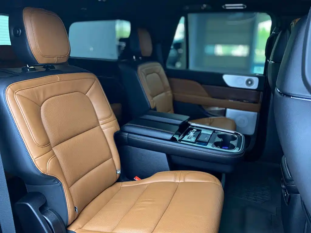 Lincoln Navigator — миниатюра 33