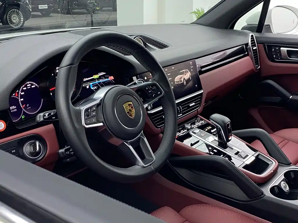 Porsche Cayenne — миниатюра 28