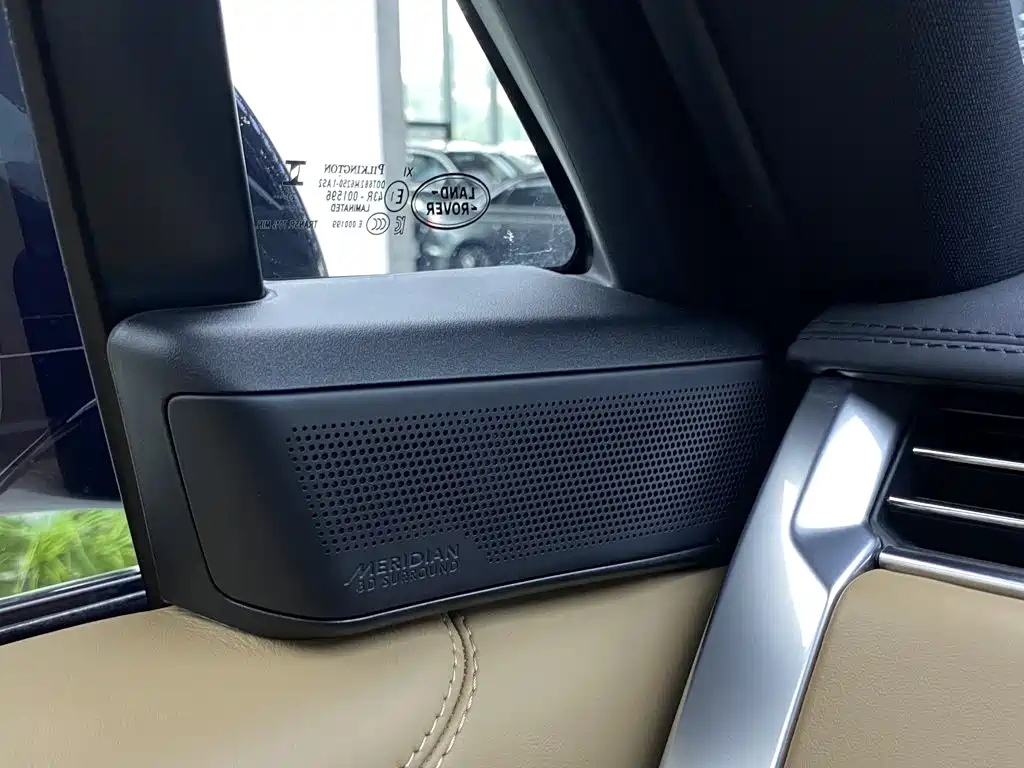 Land Rover Range Rover — миниатюра 32