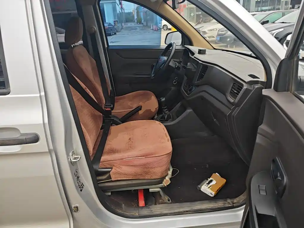 Wuling Hongguang V — миниатюра 25