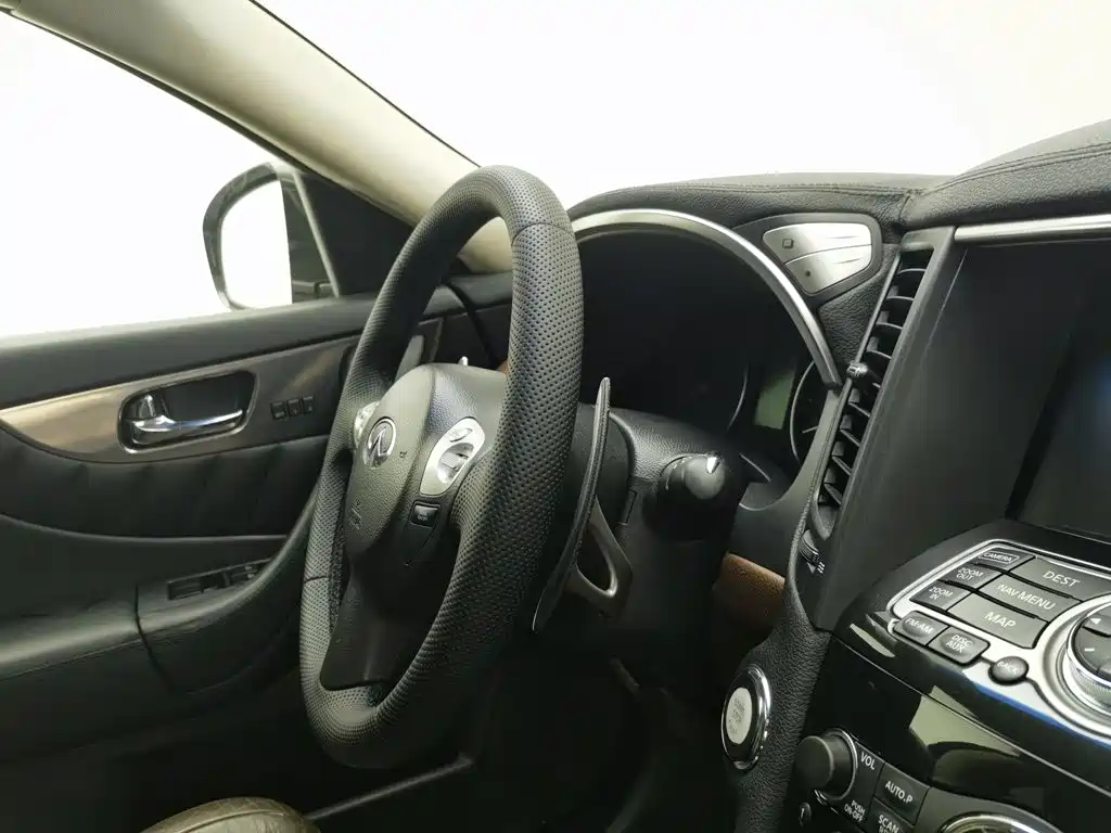Infiniti FX — миниатюра 22