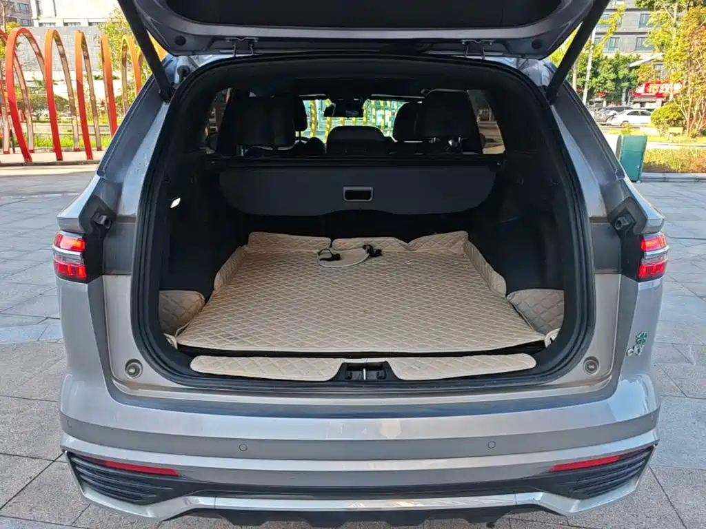 Geely Xingyue L — миниатюра 19