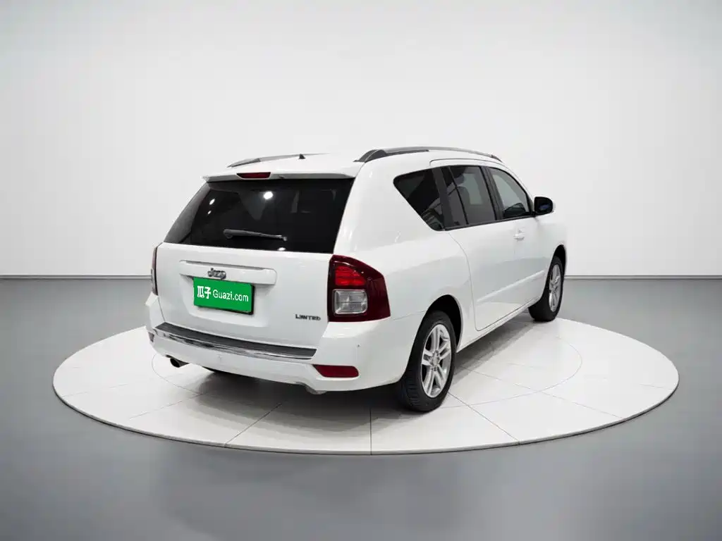 Jeep Compass (Import) — миниатюра 3