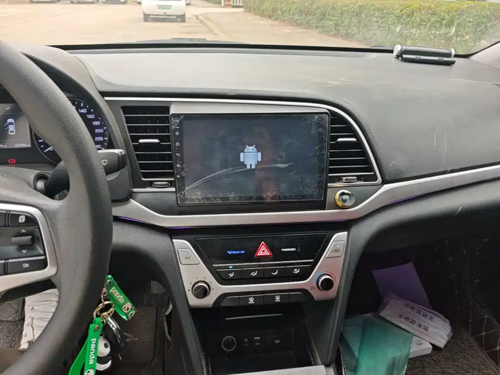 Hyundai Elantra — миниатюра 13