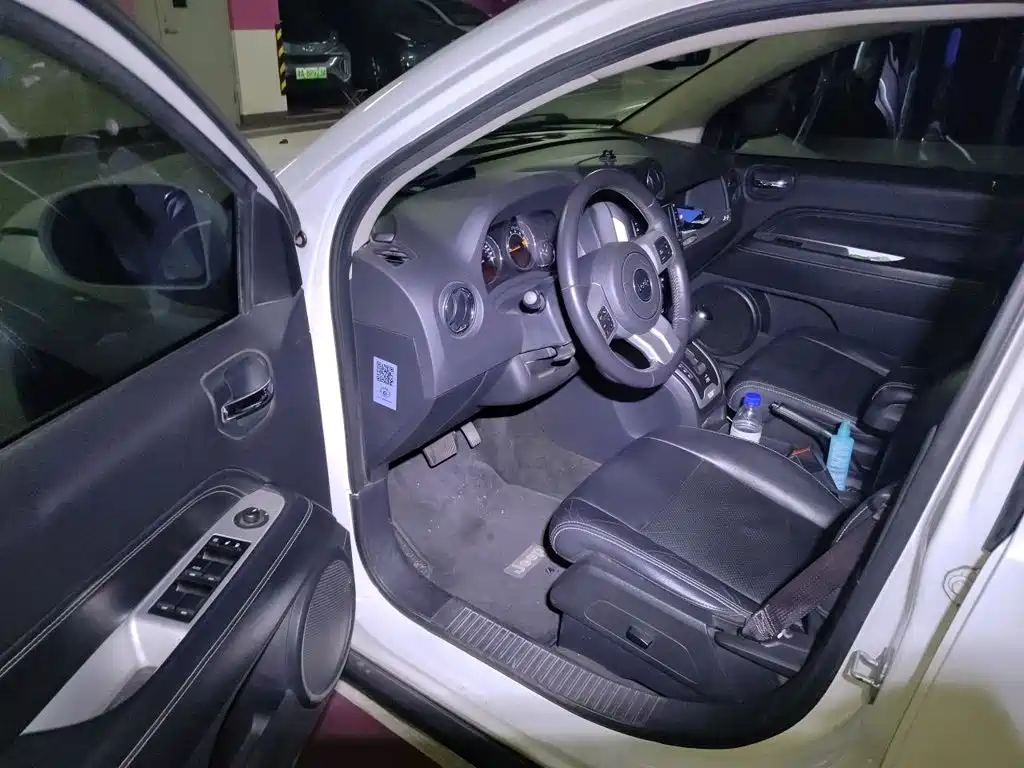 Jeep Compass (Import) — миниатюра 12