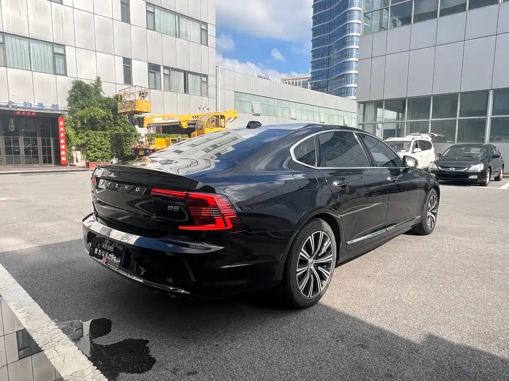 Volvo S90 — миниатюра 3