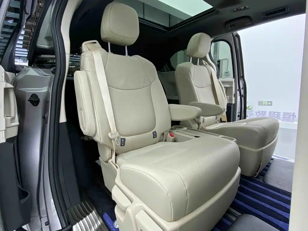 Toyota Granvia — миниатюра 22