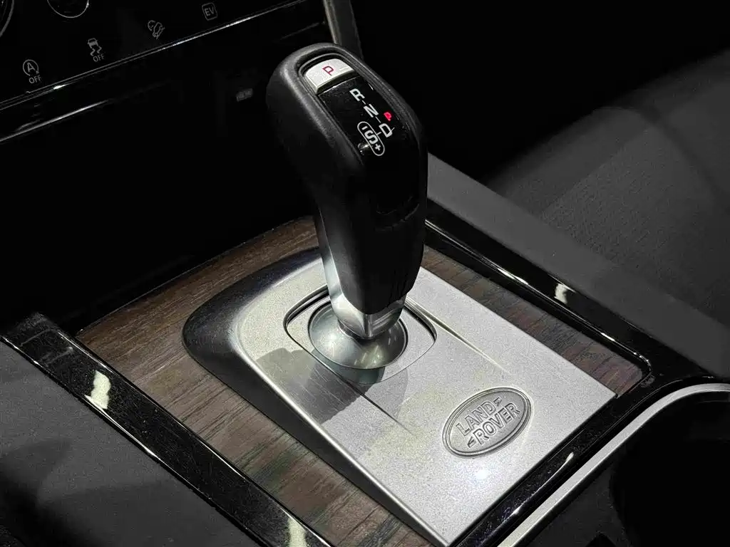 Land Rover Discovery Sport Hybrid — миниатюра 23