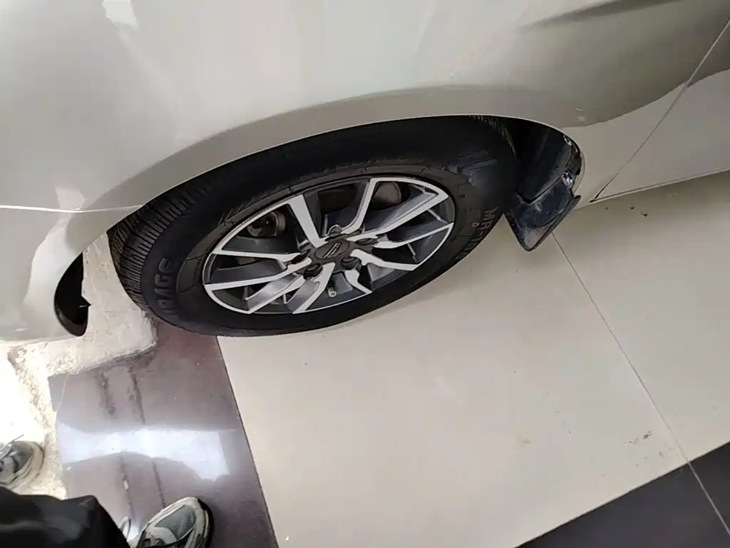 Geely Emgrand — миниатюра 23