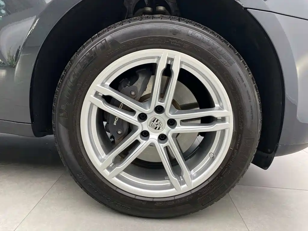 Porsche Macan — миниатюра 8