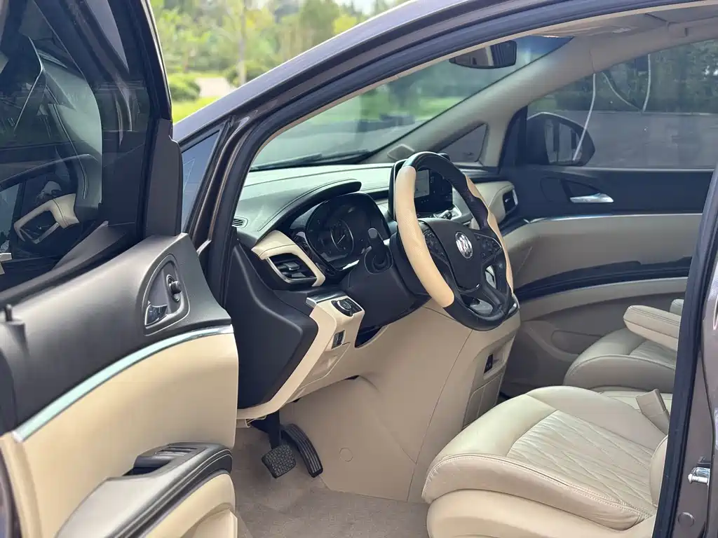 Buick GL8 2023 652T Luxury