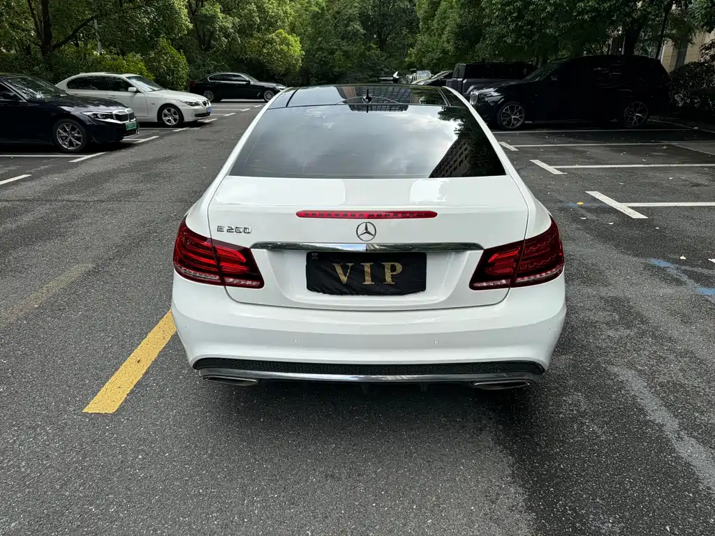 Mercedes-Benz E-Class (Import) — миниатюра 4
