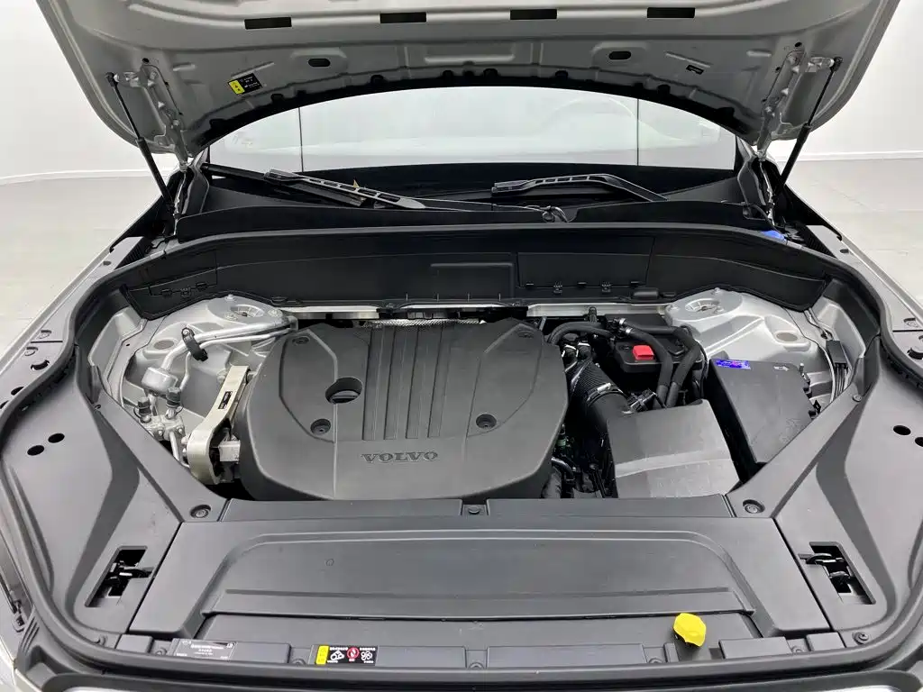 Volvo XC90 — миниатюра 8